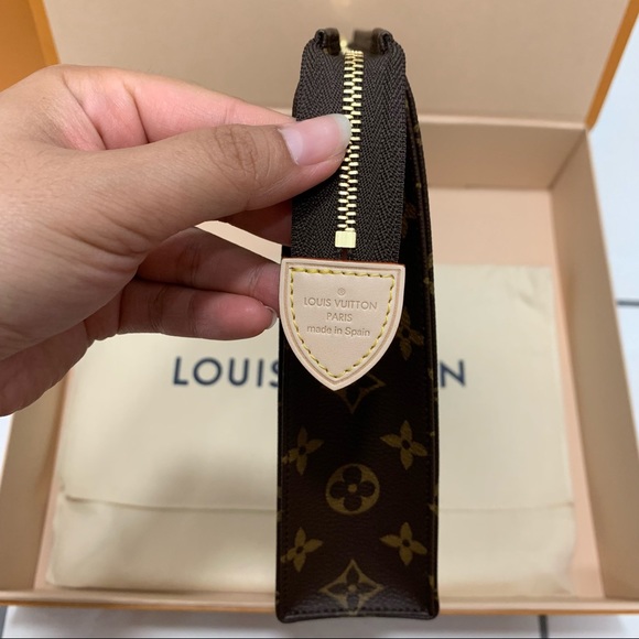 NEW Authentic Louis Vuitton Toiletry Pouch 26 - Picture 4 of 11